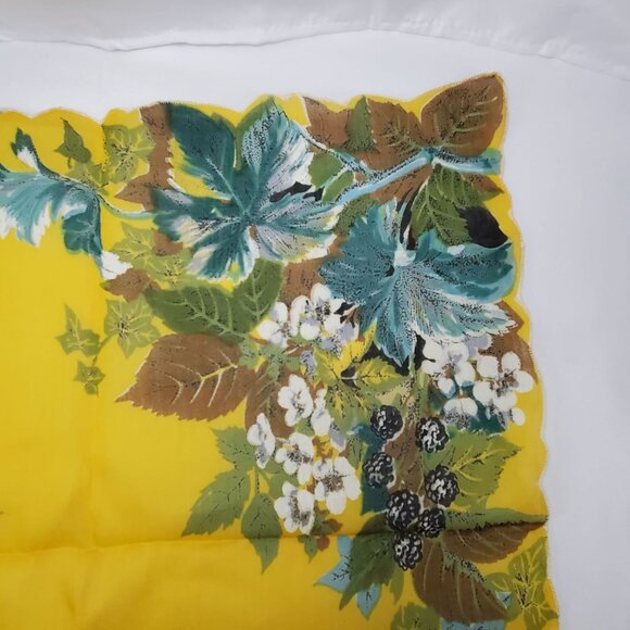 Vintage Floral Handkerchief With Yellow & Green Botanical Print Scalloped Edge - Picture 6 of 8